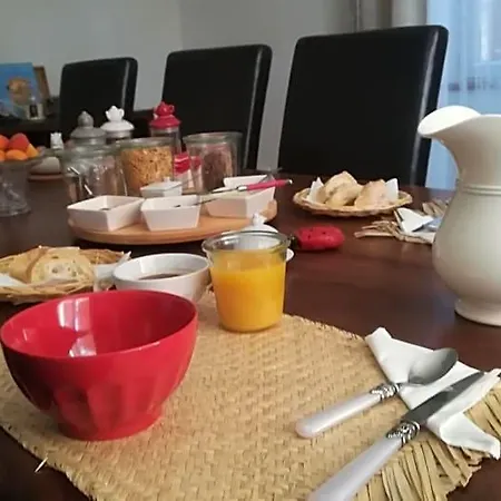 Relais De La Poste Ch Rose Bed & Breakfast